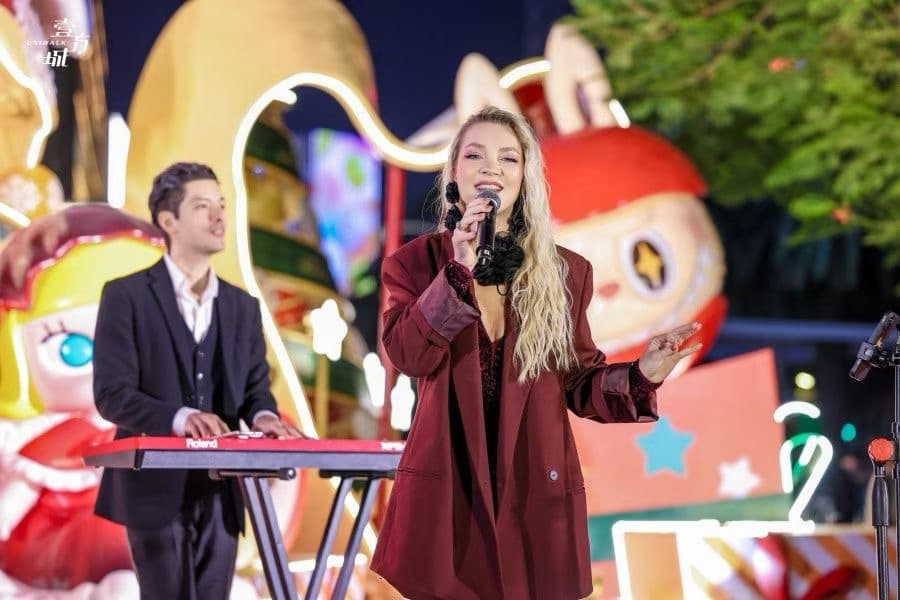 Нужна Певица